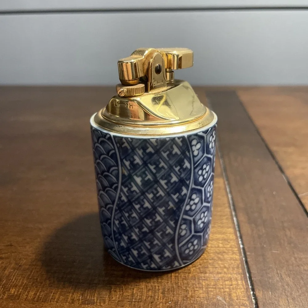 RARE PORCELAIN PENGUIN LIGHTER MANN JAPAN -KUTANI/SEIGAIHA